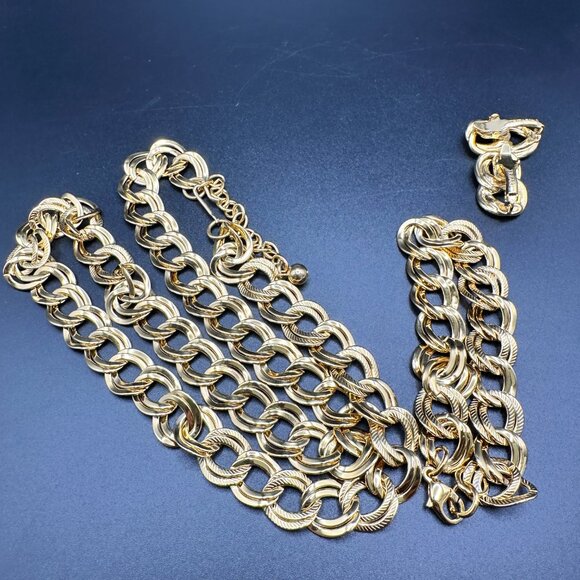 Vintage Trifari Gold Tone Double Curb Link Chain Necklace Bracelet Earrings set - Picture 10 of 13